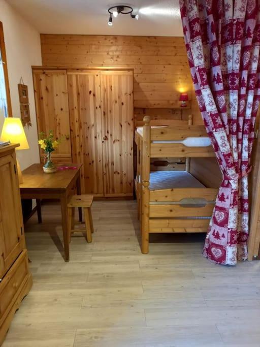 L'Appartement Les Bossons En Lisiere De Foret Dans Le Chalet Genepi อาเรชส์ ภายนอก รูปภาพ